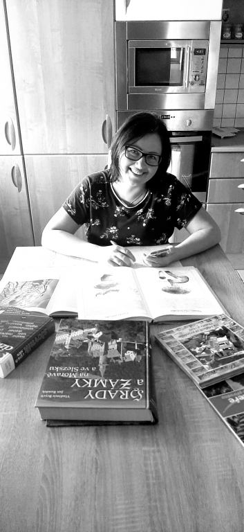 O zdravotní sestřičce, která připravuje vědomostní kvízy