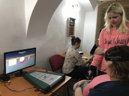MKS v mozkoherně